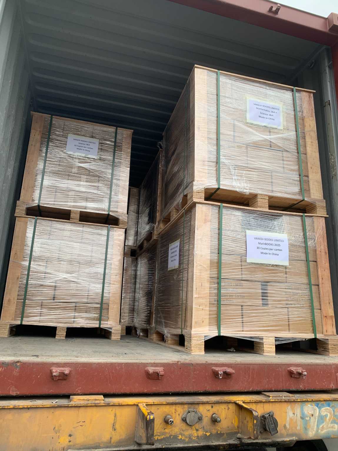 Impressão de livro de matemática em inglês para educação física pronta para envio