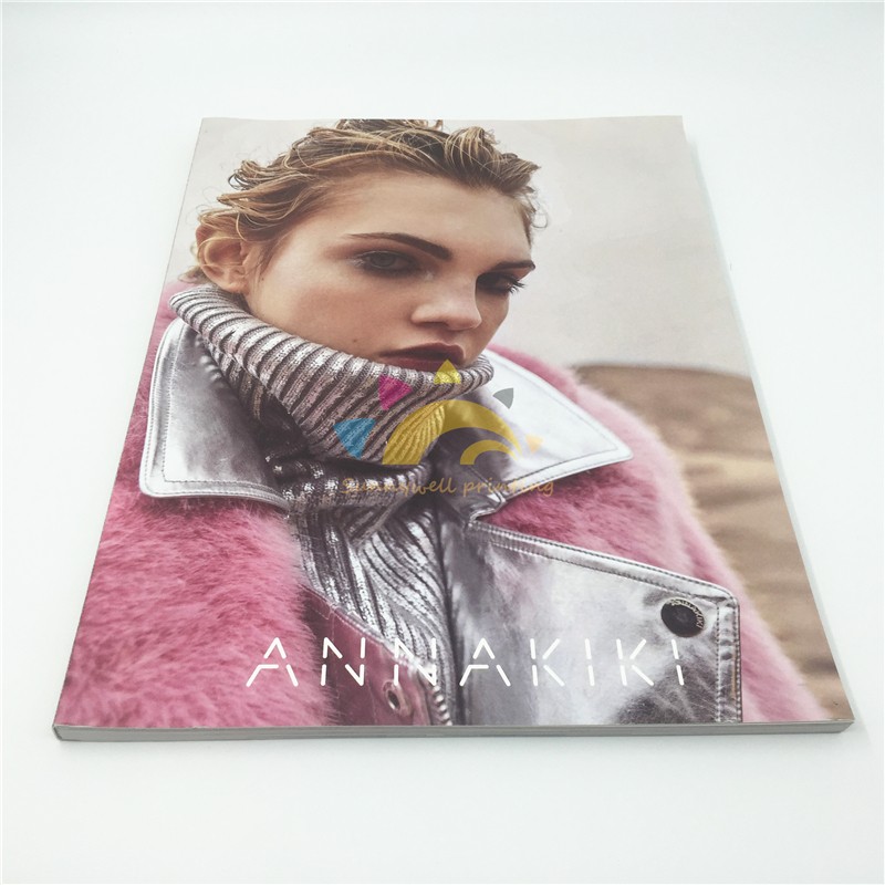 Empresa de impressão de revistas de moda inteira personalizada